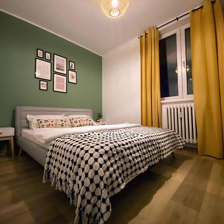 Central Cozy Apartment North Railway St - 4 Min Walk Boekarest Buitenkant foto