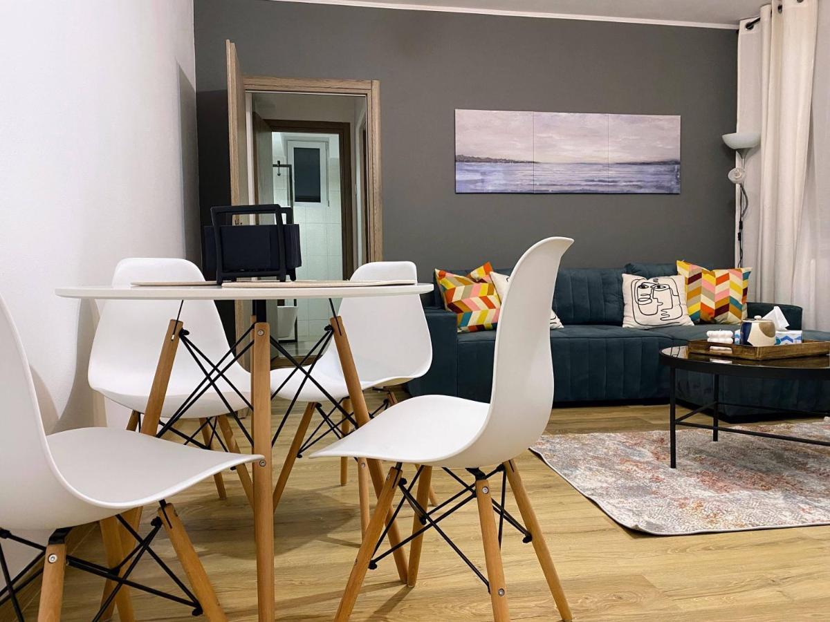 Central Cozy Apartment North Railway St - 4 Min Walk Boekarest Buitenkant foto