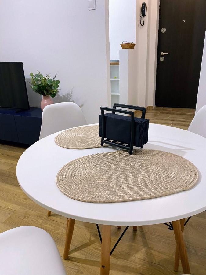 Central Cozy Apartment North Railway St - 4 Min Walk Boekarest Buitenkant foto