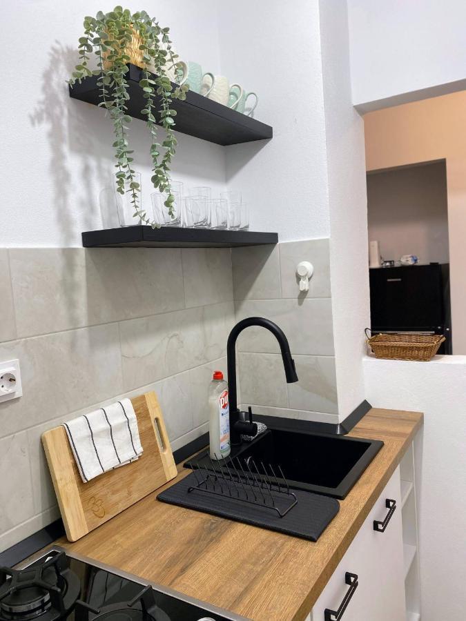 Central Cozy Apartment North Railway St - 4 Min Walk Boekarest Buitenkant foto